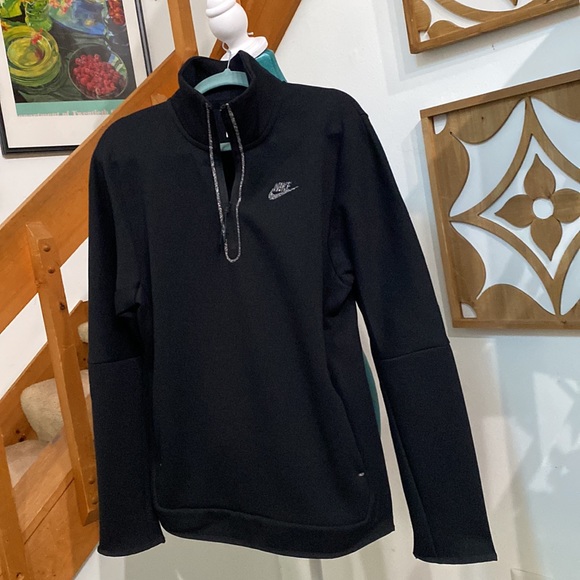 Nike | 1/2 Zip Pullover Tech Fleece Sweater NWT, without tag, but never worn ✨ - Picture 9 of 9